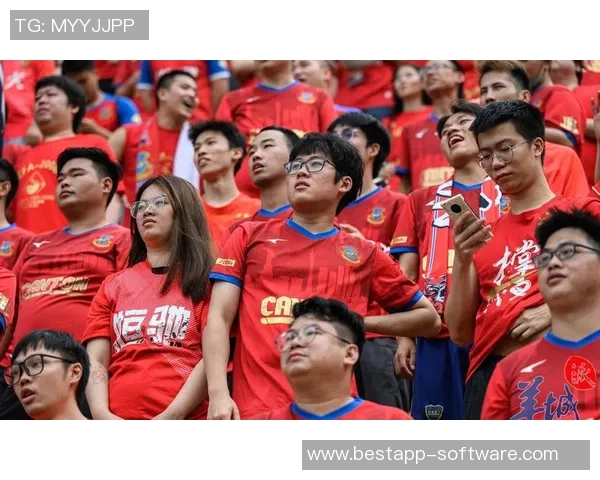 探讨足球明星在香港的译音及其对球迷文化的影响与意义 探讨足球明星在香港的译音及其对球迷文化的影响与意义