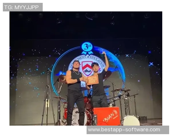 赛后复盘：上海排球队与成都排球队默契配合的精彩瞬间分析